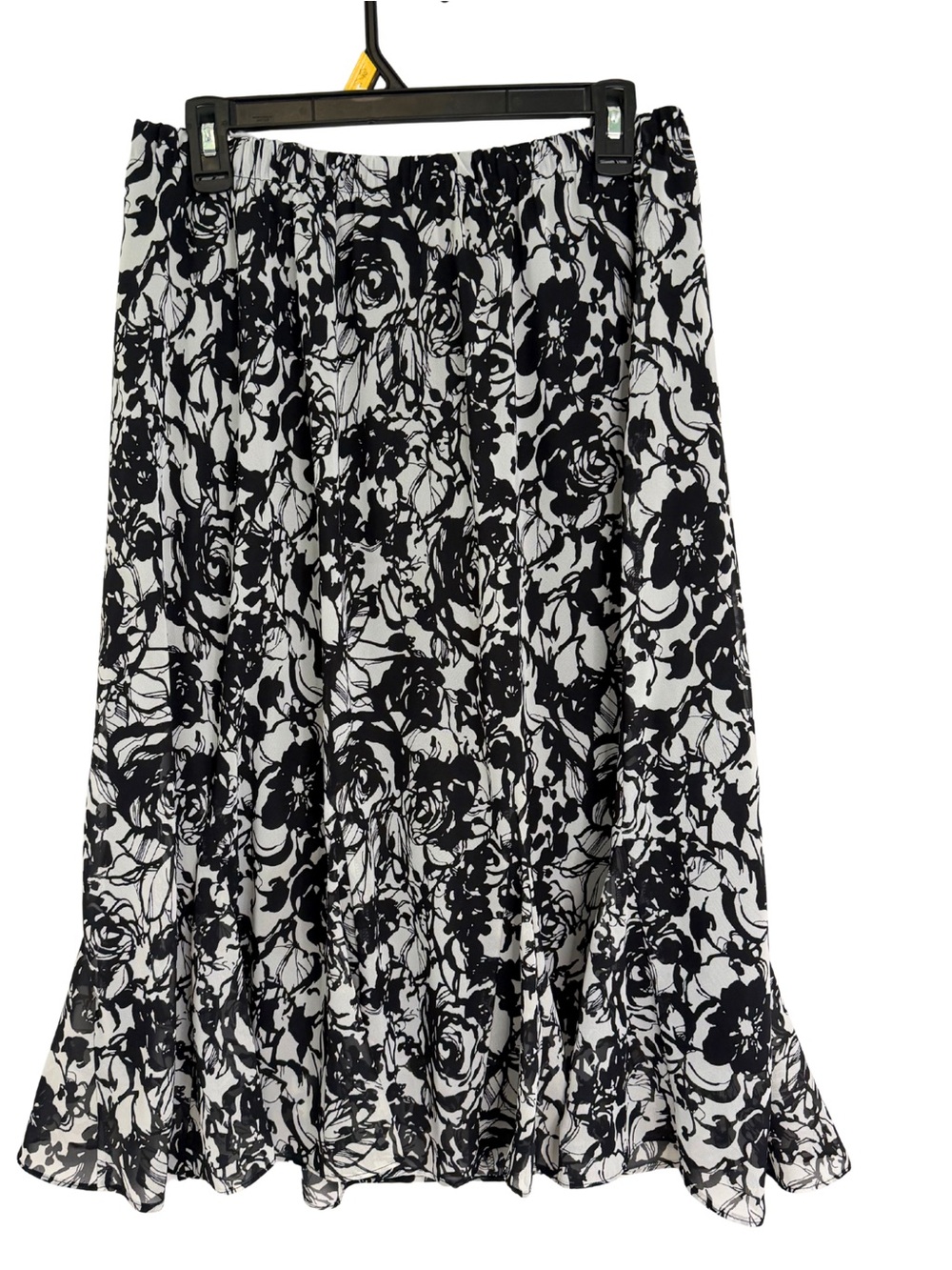 3/$20 Karin Stevens KSL Black & White Floral Midi Skirt